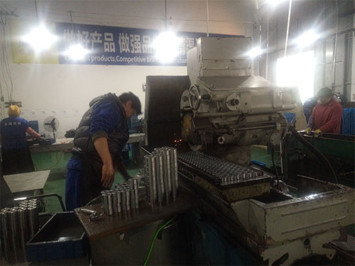 數(shù)控機床2 - 副本.jpg